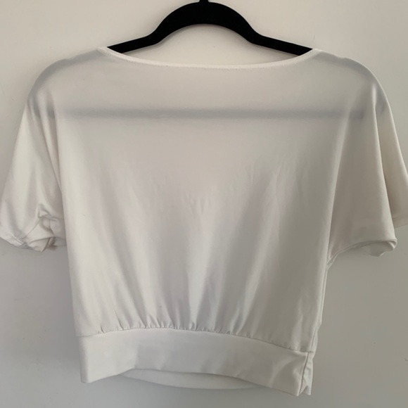 white short sleeve - Picture 2 of 3